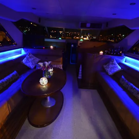 ספינת מלון Galataport Yachting