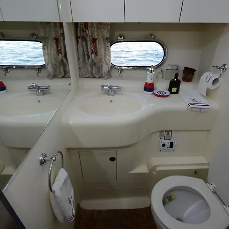 Galataport Yachting ספינת מלון