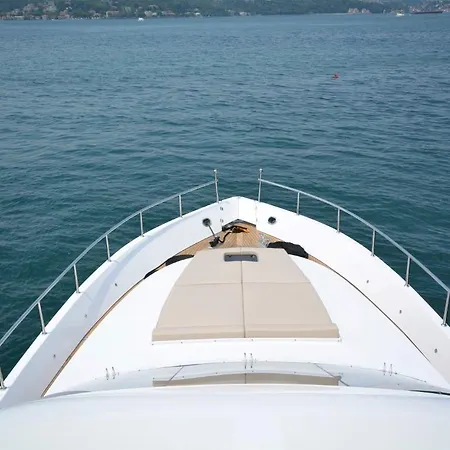 Galataport Yachting ספינת מלון *