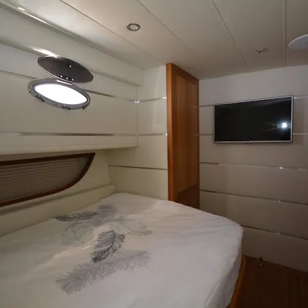 ספינת מלון Galataport Yachting *