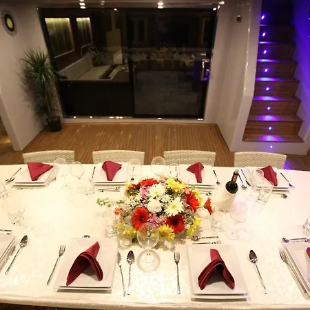 Galataport Yachting ספינת מלון איסטמבול