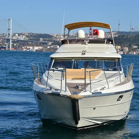 Úszó hotel Galataport Yachting Isztambul
